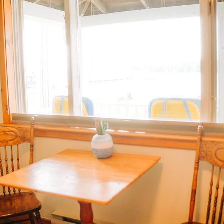 The Water'S Edge Inn & Gallery Baddeck Inlet Exteriör bild