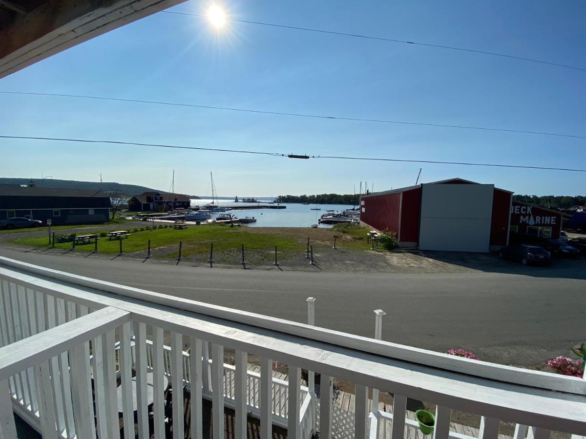 The Water'S Edge Inn & Gallery Baddeck Inlet Exteriör bild