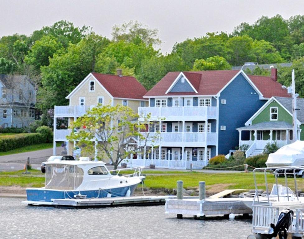 The Water'S Edge Inn & Gallery Baddeck Inlet Exteriör bild
