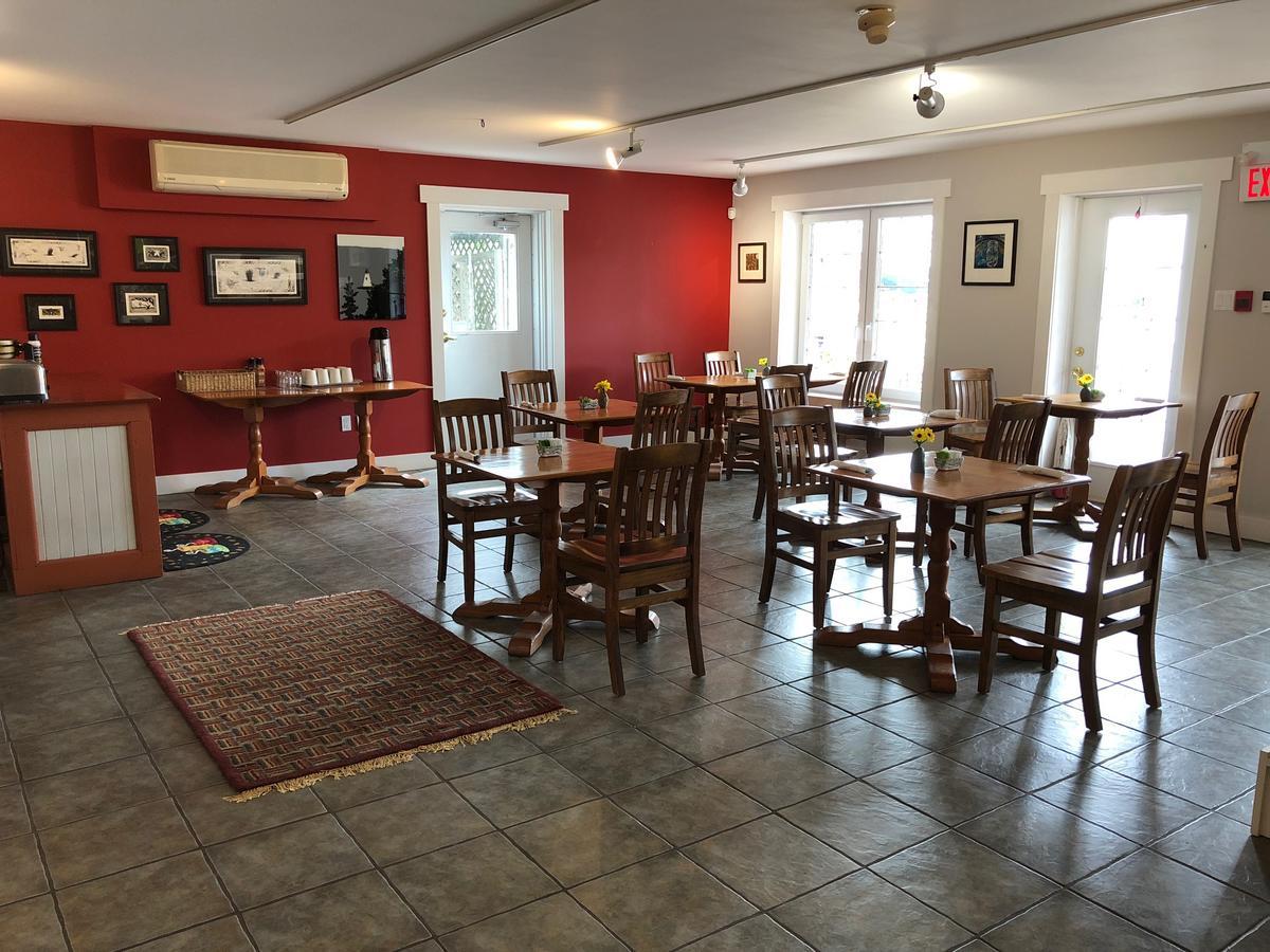 The Water'S Edge Inn & Gallery Baddeck Inlet Exteriör bild